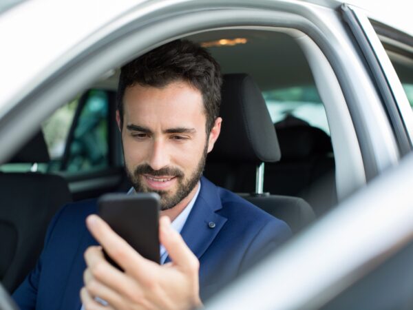 Les meilleures façons de dire tu me manques à un homme sans le brusquer