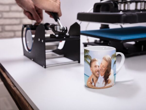 L’impression sur verre : personnaliser la vaisselle de votre mariage